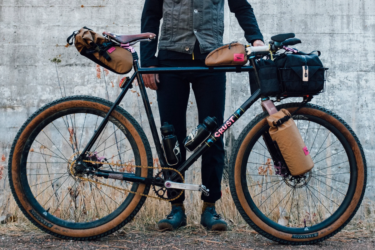 Sacoche arrière vélo fixée au porte-bagages pour les trajets quotidiens et les voyages