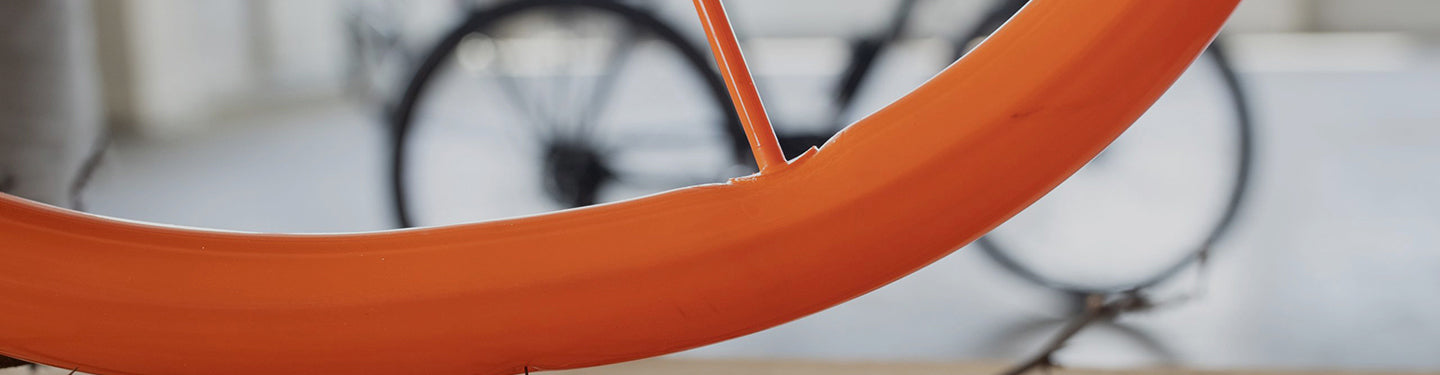 Chambre à air de vélo orange de la marque Tubolito