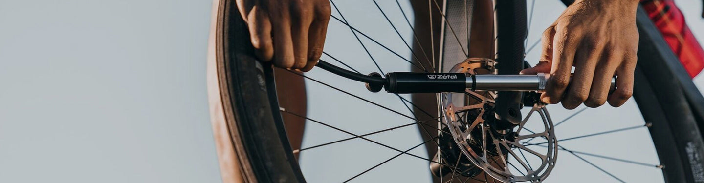 Mini pompe pour pneu vélo