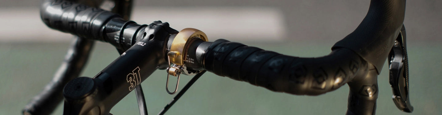 Guidon de vélo équipé d'une sonnette