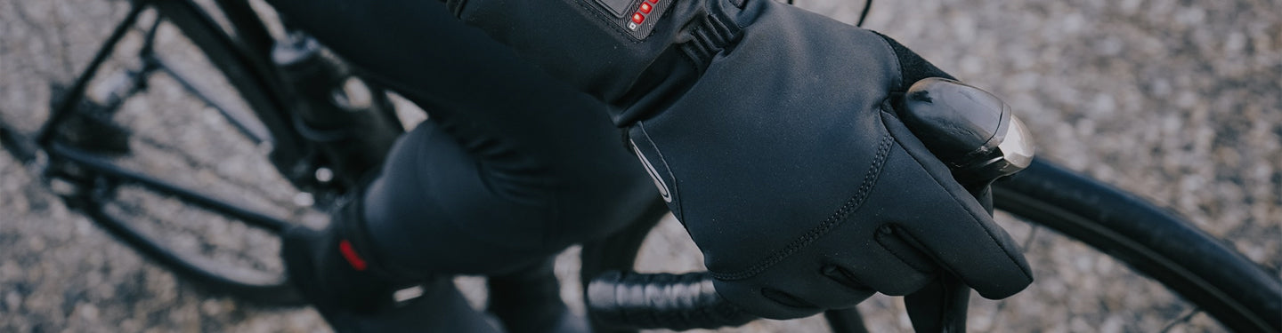 Zoom sur des gants pour se protéger du froid à vélo