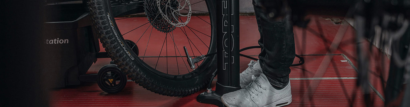 Pompe à pied vélo pour pneu tubeless