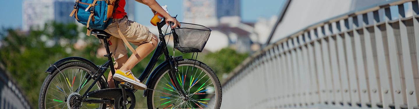 Vélo enfant équipé d'un panier vélo
