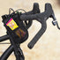 Sacoche de guidon bikepacking Bud Adventure Miss Grape use