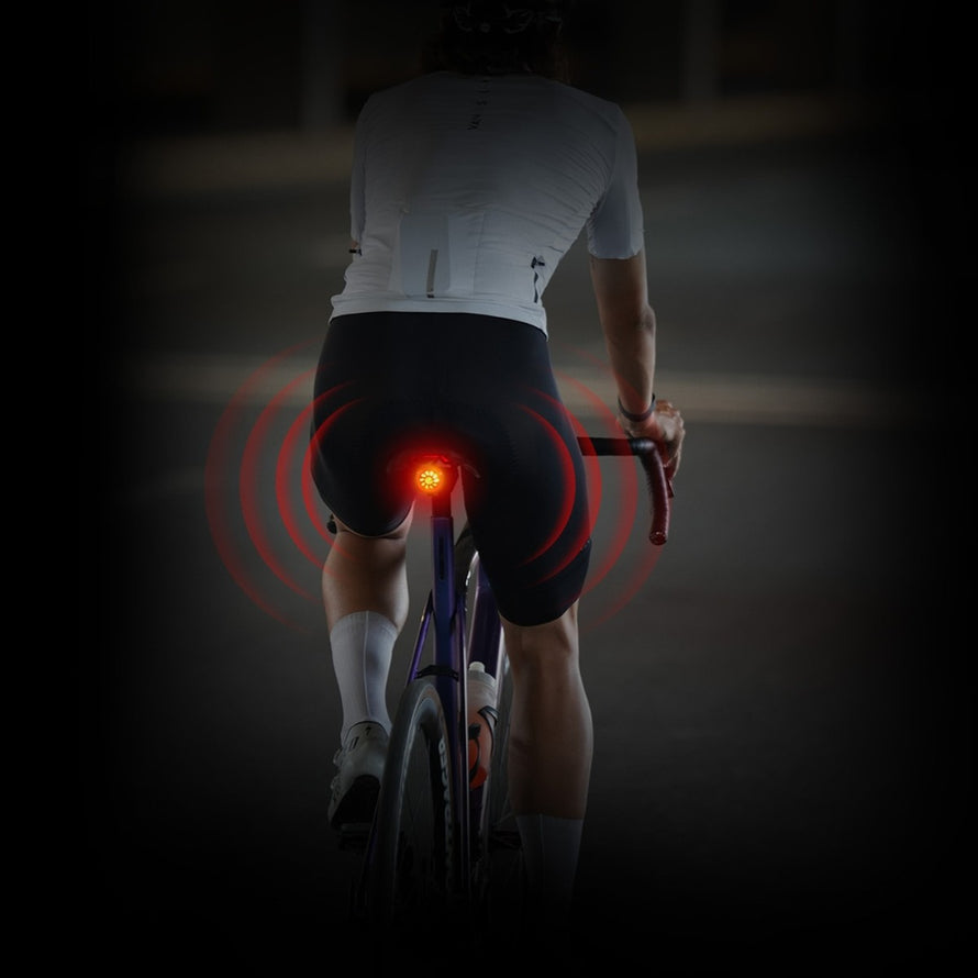 Feu arriere velo 222 TL50 rouge rechargeable USB-C pour une visibilite et securite renforcees en cyclisme