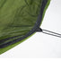 Détail de l'accroche et du filet moustiquaire du hamac ultralight Cocoon 555 vert pour bivouac anti-insectes