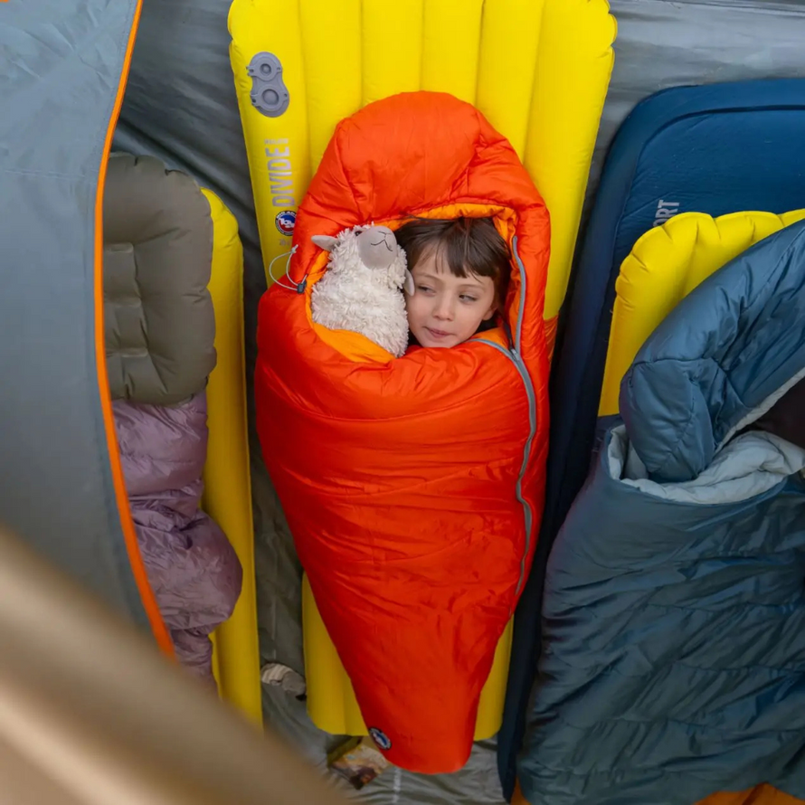 Big Agnes Little Red 20 avec enfant dedans