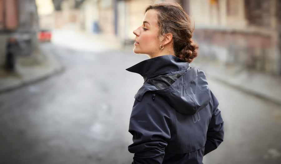 Scopri tutti i nostri consigli per scegliere il tuo abbigliamento da ciclismo da città