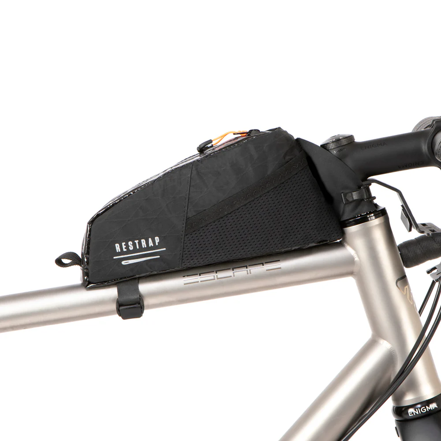 Sacoche bikepacking Top Tube Restrap – vue d'ensemble sur cadre gravel