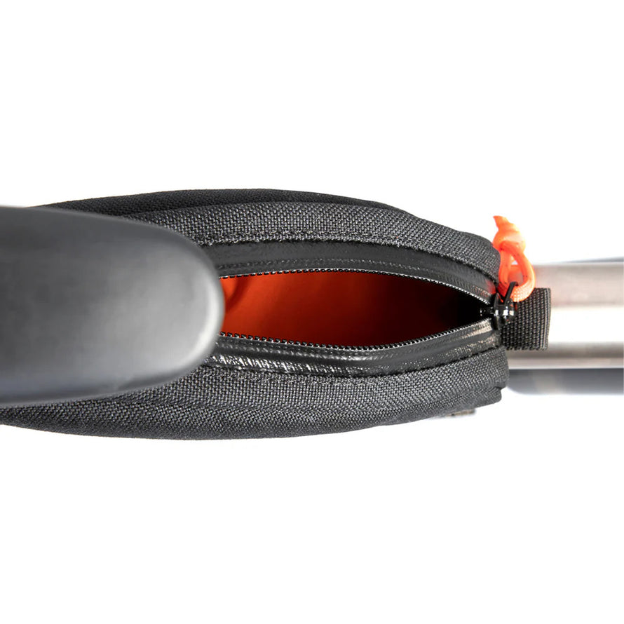 Sacoche arrière sur tige de selle vue du dessus – accès rapide fermeture YKK
