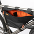Compartiment principal du Full Frame Bag ouvert – organisation interne visible