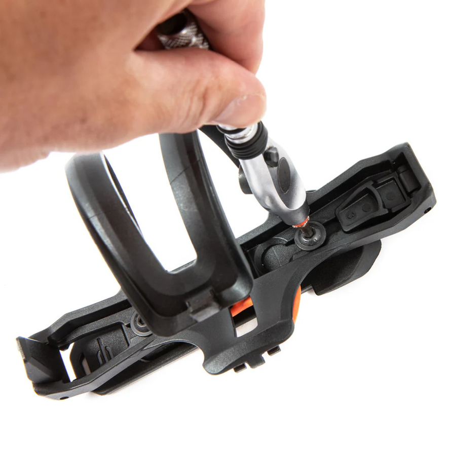 Support Switch Multi Mount installé seul, prêt à recevoir un accessoire.