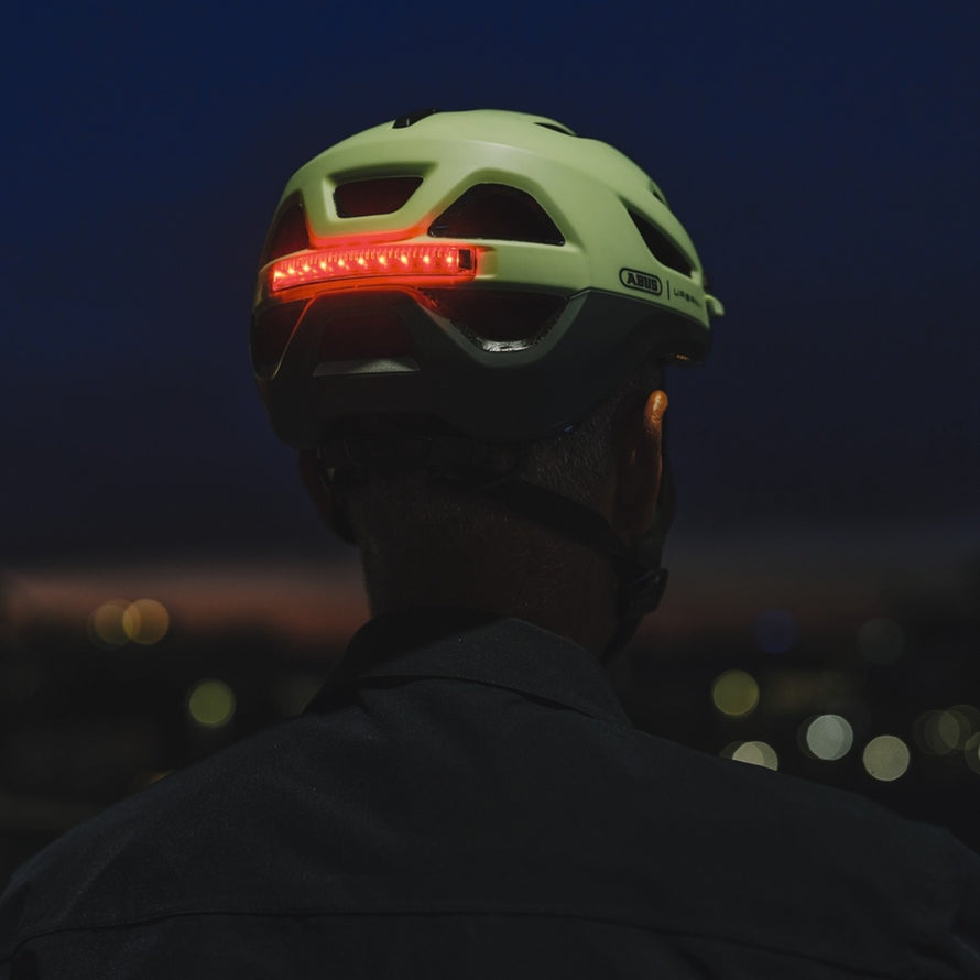 Casque vélo Abus Urban-I 4.0 avec lumière arrière rouge intégrée pour sécurité optimale la nuit