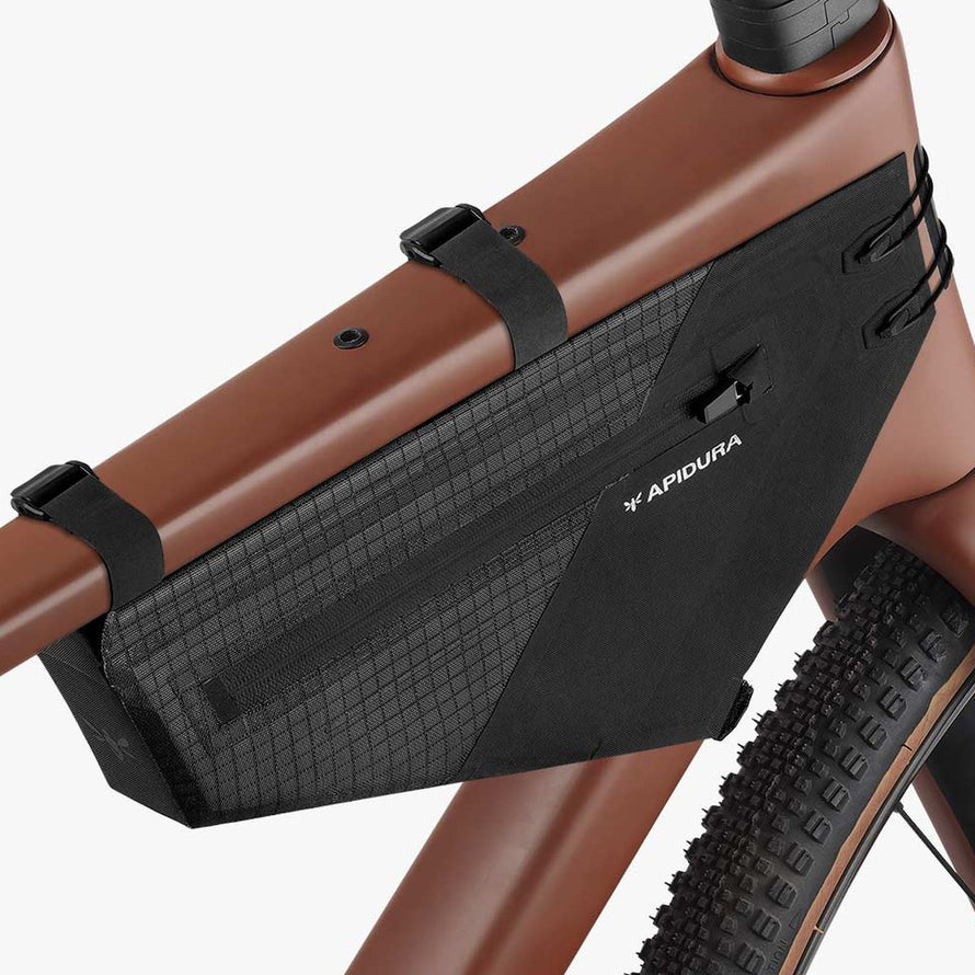 Sacoche de cadre Apidura Aero Frame noire étanche, légère et compacte pour vélo route et gravel