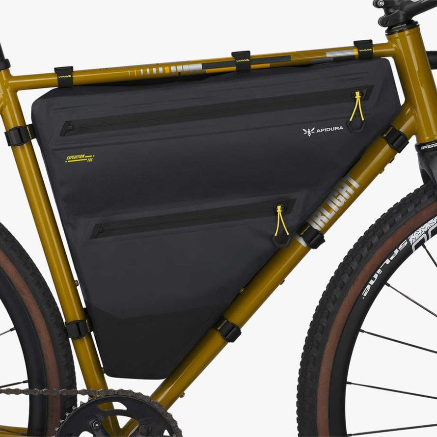 Sacoche de cadre Full Frame Pack Expedition Apidura robuste et imperméable pour aventures bikepacking longues distances
