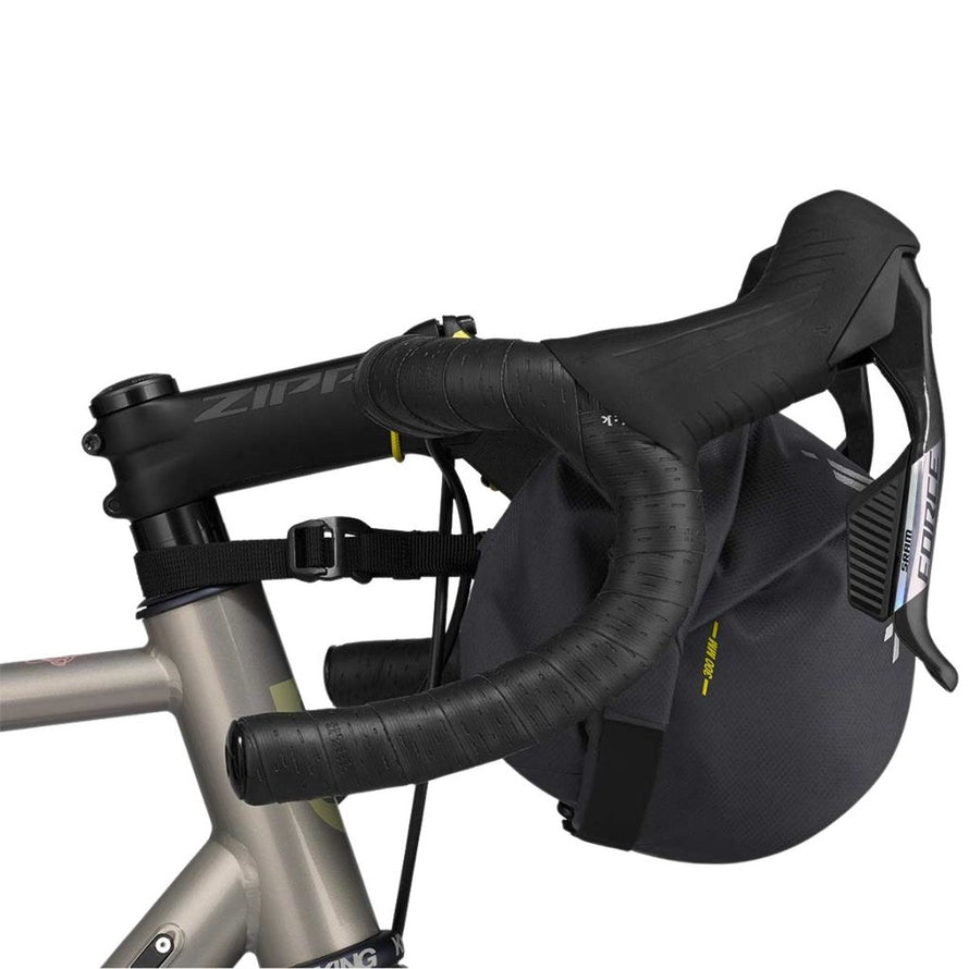Sacoche de guidon Apidura Expedition, compacte et imperméable, conçue pour le bikepacking et les aventures à vélo prolongées