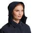 Veste imperméable Basil Mosse avec capuche bleu marine, trench-coat élégant et fonctionnel pour cyclistes urbains