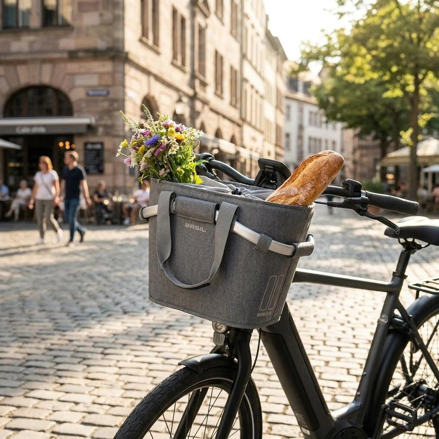 Panier avant souple amovible Basil Carry All KF 15 L gris pour vélo avec poignée et grande capacité