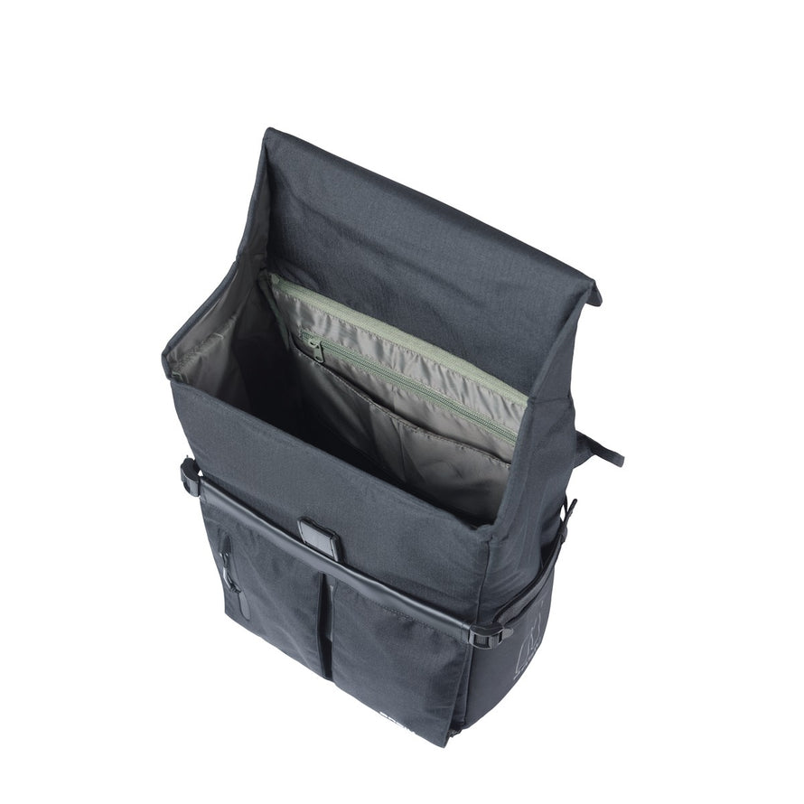 Sacoche bandouliere Basil Move 15 L noire, spacieuse et pratique pour les trajets a velo en milieu urbain