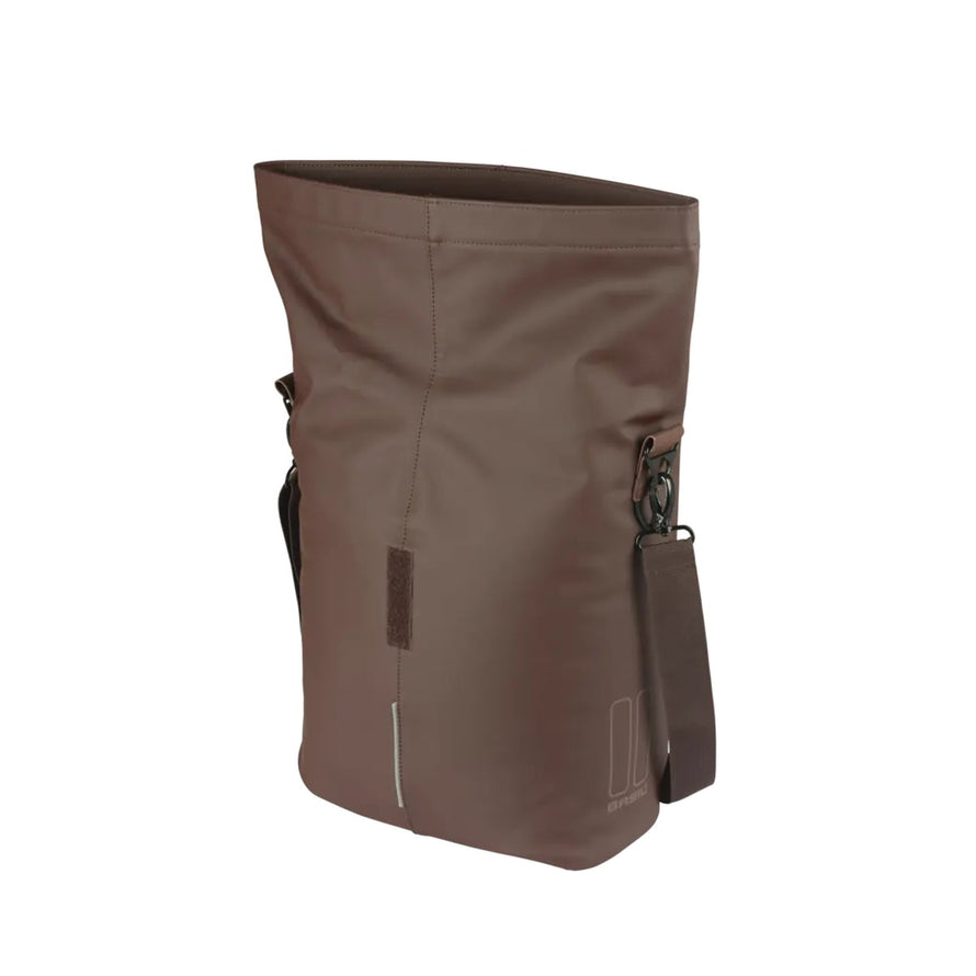 Sacoche Basil City Shopper marron fonce pour porte-bagages MIK Studs, design epure et resistant pour velo urbain