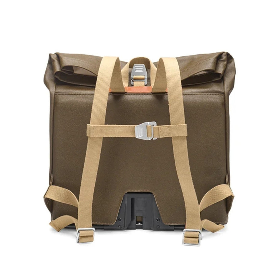 Sac à dos sacoche Brooks Pickwick Porter pour vélo pliant vue dos avec sangles ajustables en toile beige