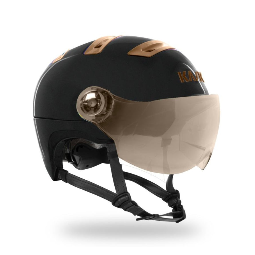 Casque vélo Kask Urban R Rainbow avec visière fumée pour une protection et un style urbain distinctif
