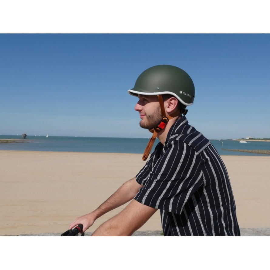 Casque vélo ville Coolride vintage vert avec sangle cuir pour un style rétro et protection urbaine optimale