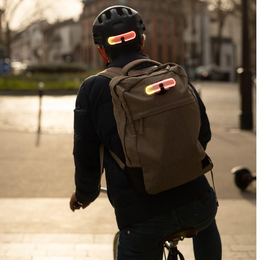 Overade Turn – Feu arrière vélo connecté avec clignotants intégrés
