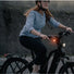 Améliorez votre visibilité à vélo avec les clignotants avant/arrière Busch & Müller Turntec. Compatibles VAE, design compact et puissant éclairage LED.