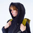 Portrait d'une personne portant la combinaison imperméable vélo ENTEGA Pignon Clothing unisexe avec capuche