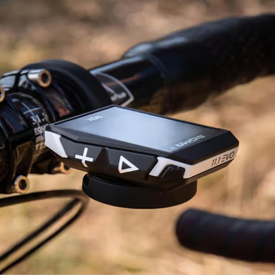 Compteur Sigma Rox 11.1 EVO avec boutons de commande sur guidon de velo pour suivi precis des performances
