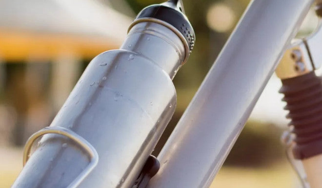 Wie montiert man einen Flaschenhalter am Fahrrad?