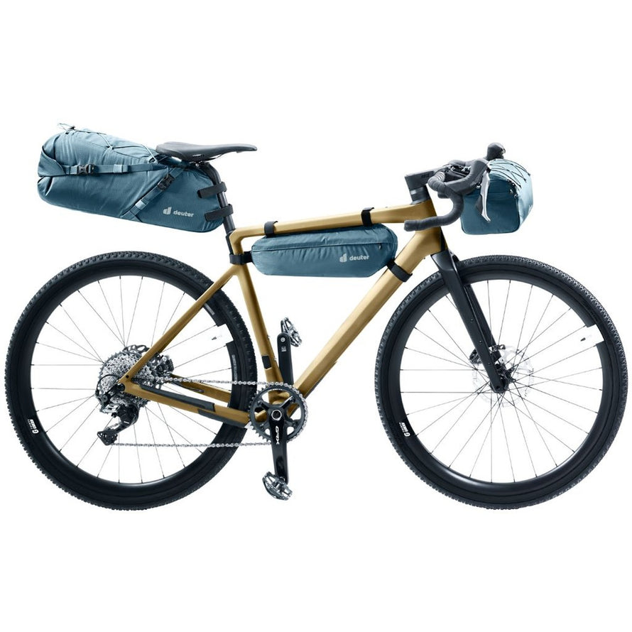 Sacoche de cadre bikepacking Deuter Mondego taupe, idéale pour un rangement optimisé lors de vos aventures vélo