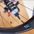 Injection du preventif tubeless Elite Dynamic Barkeeper pour velo, solution rapide et fiable contre les crevaisons
