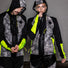 Ensemble de pluie Wowow Etna fluo et réfléchissant, vêtement technique unisexe respirant conçu pour les cyclistes urbains.