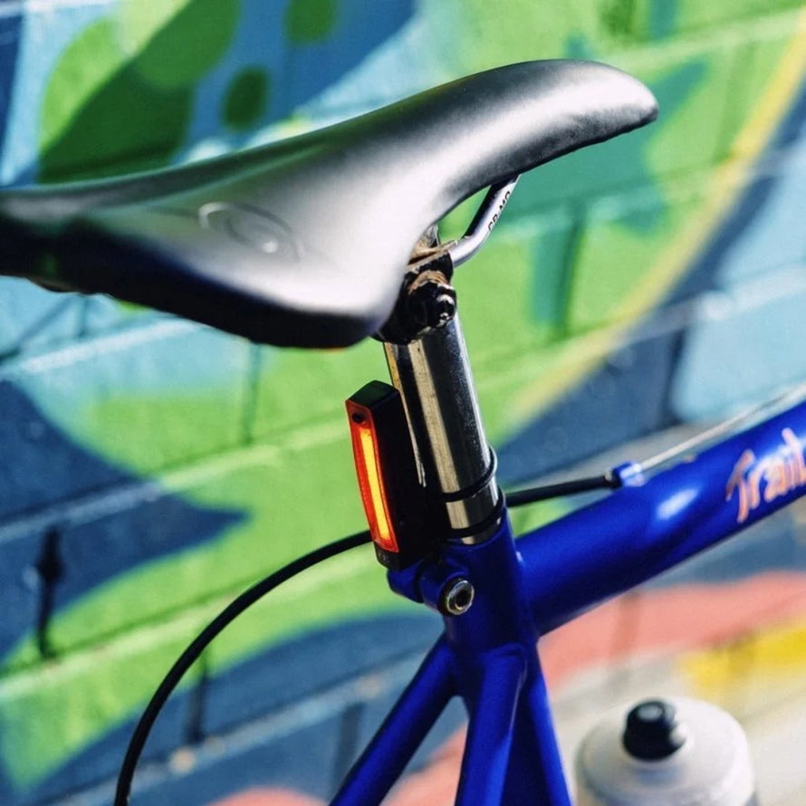 Feu arriere velo Knog Blinder Pro 400 Plus compact et performant pour une visibilite accrue en circulation