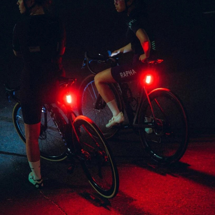 Feu arriere Knog Cobber Reflex LED rouge pour velo, design moderne et securite optimale lors de sorties nocturnes
