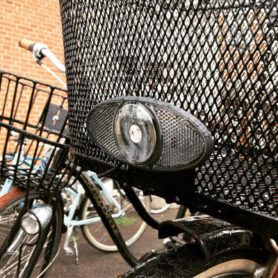 Feu avant sans piles sur panier vélo Reelight Nova - #3