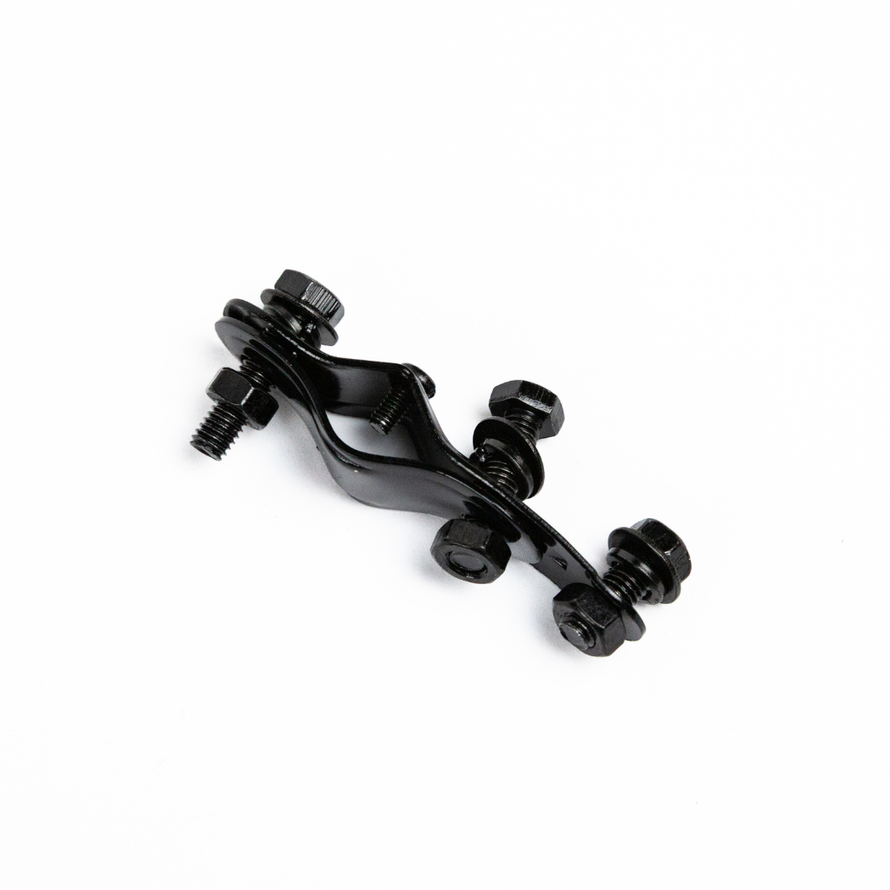 Support de fixation pour dynamo bouteille de vélo permettant de monter une dynamo sur cadre ou fourche lorsque le vélo ne possède pas de trou fileté.