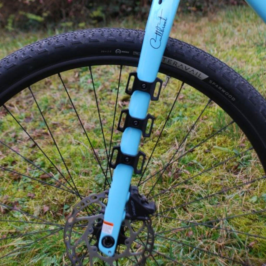 Fixplus fixations de sangle robustes pour fourche de velo, installation simple et securite assuree