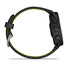 Profil lateral montre connectee Garmin Forerunner 70 noire avec bracelet interieur jaune et boutons sport