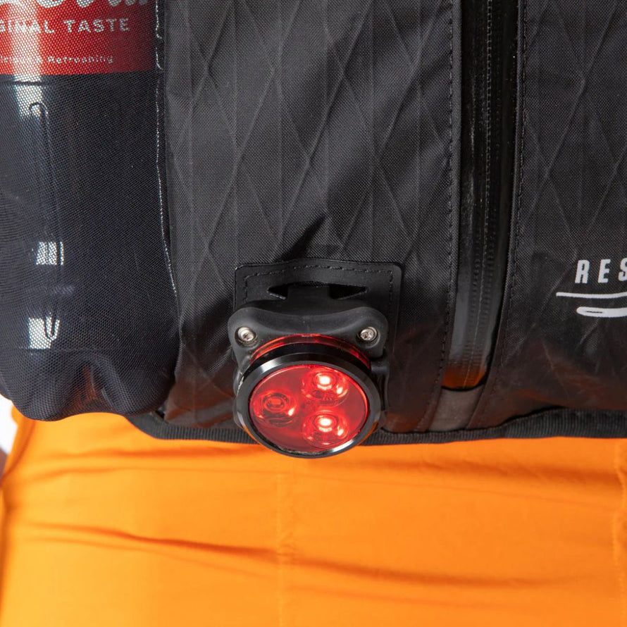 Système de fixation arrière du gilet d’hydratation Restrap compatible avec éclairage vélo