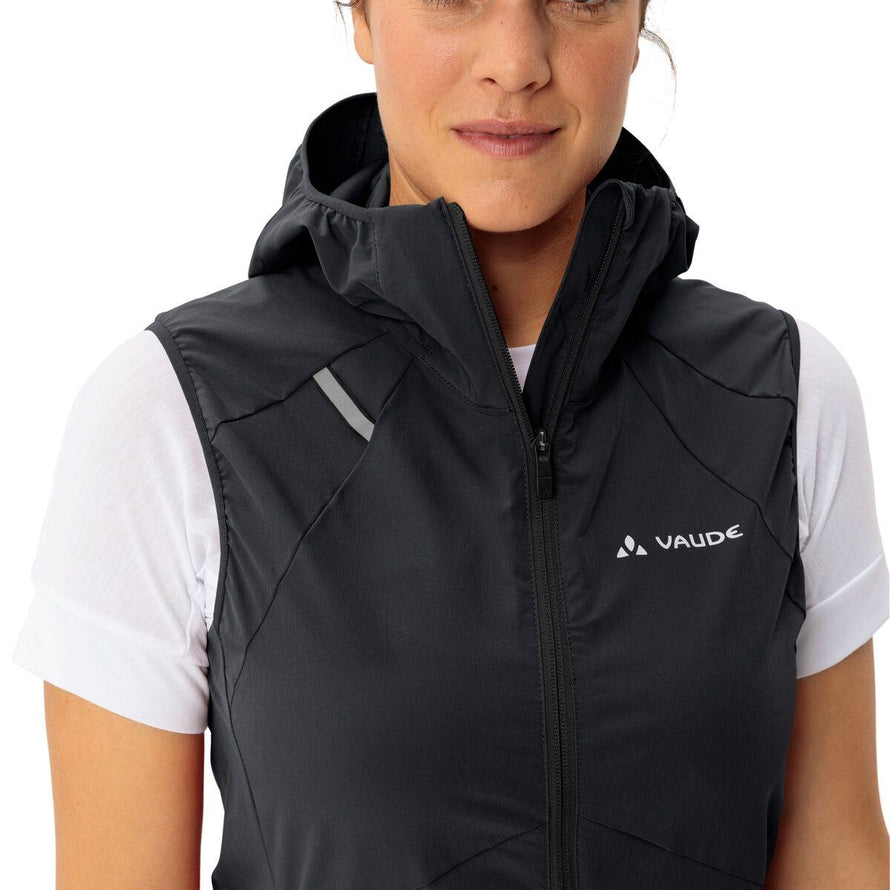 Gilet coupe-vent Vaude Scopi femme avec capuche et zip, léger et confortable pour cyclisme
