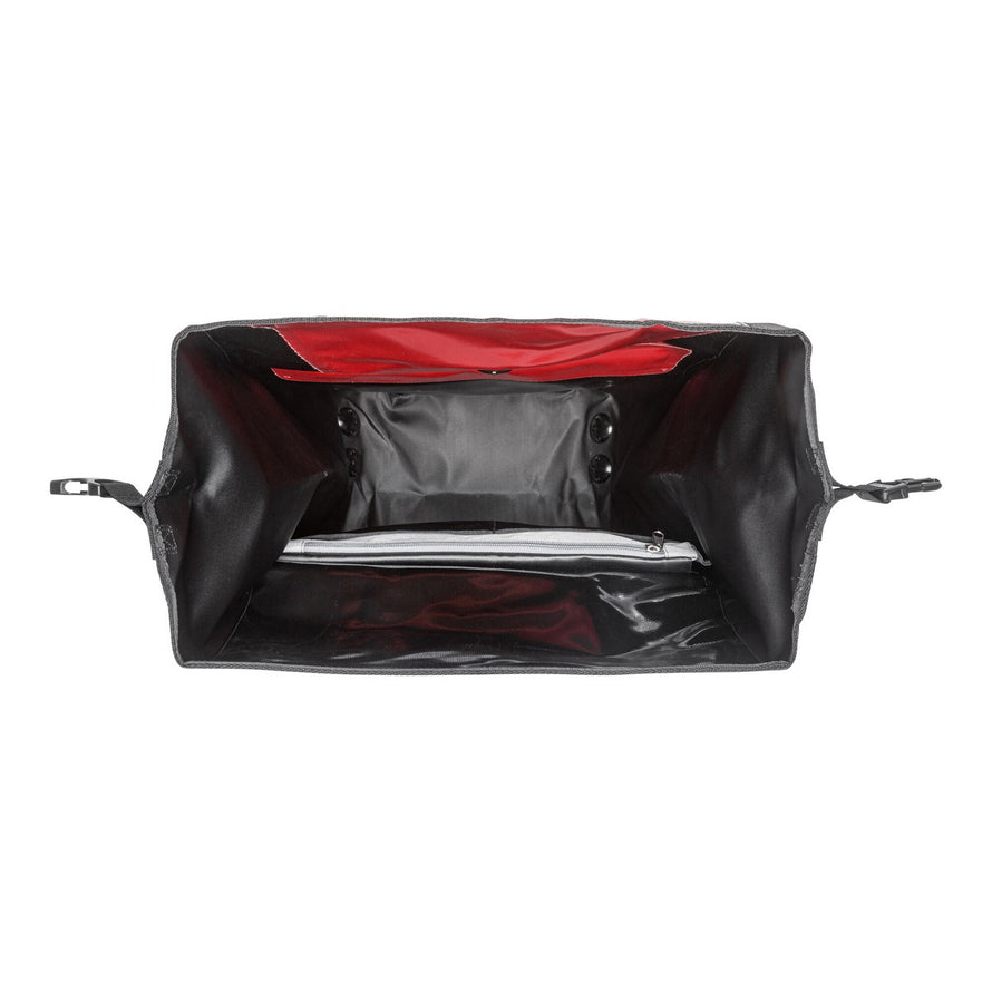 Vue interieur sacoches arriere Ortlieb Back Roller Pro Classic 2x35L pour velo etanche et robuste