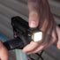Lampe avant compacte Knog Blinder Pro 1000 avec éclairage puissant pour sécurité et visibilité en vélo urbain