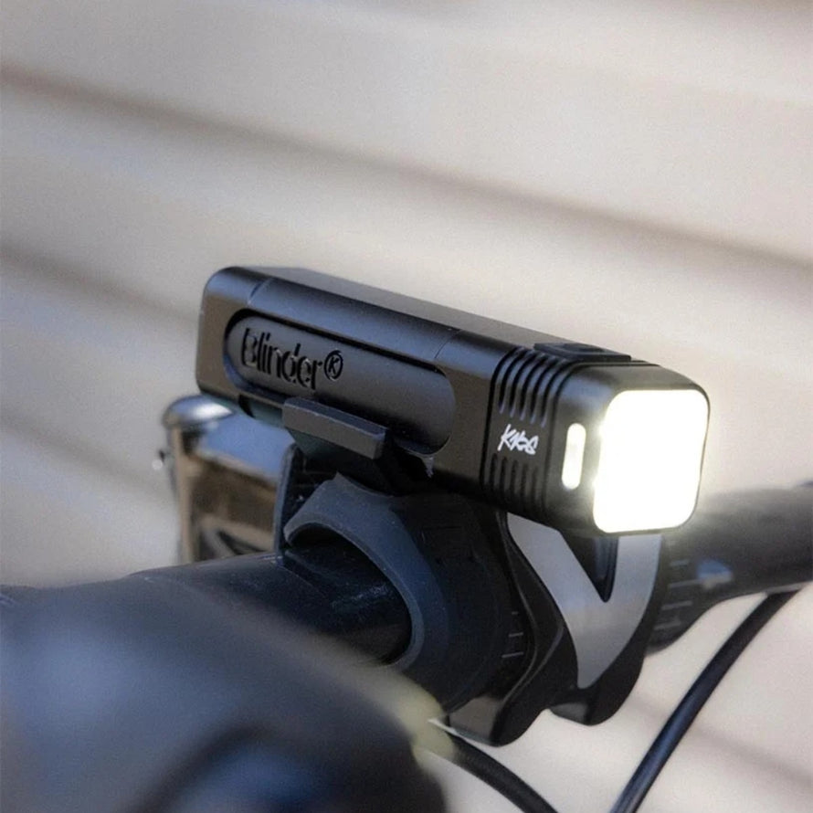 Kit eclairage velo Knog Blinder Pro 1000 avant et Rear Square arriere pour une visibilite et securite renforcees