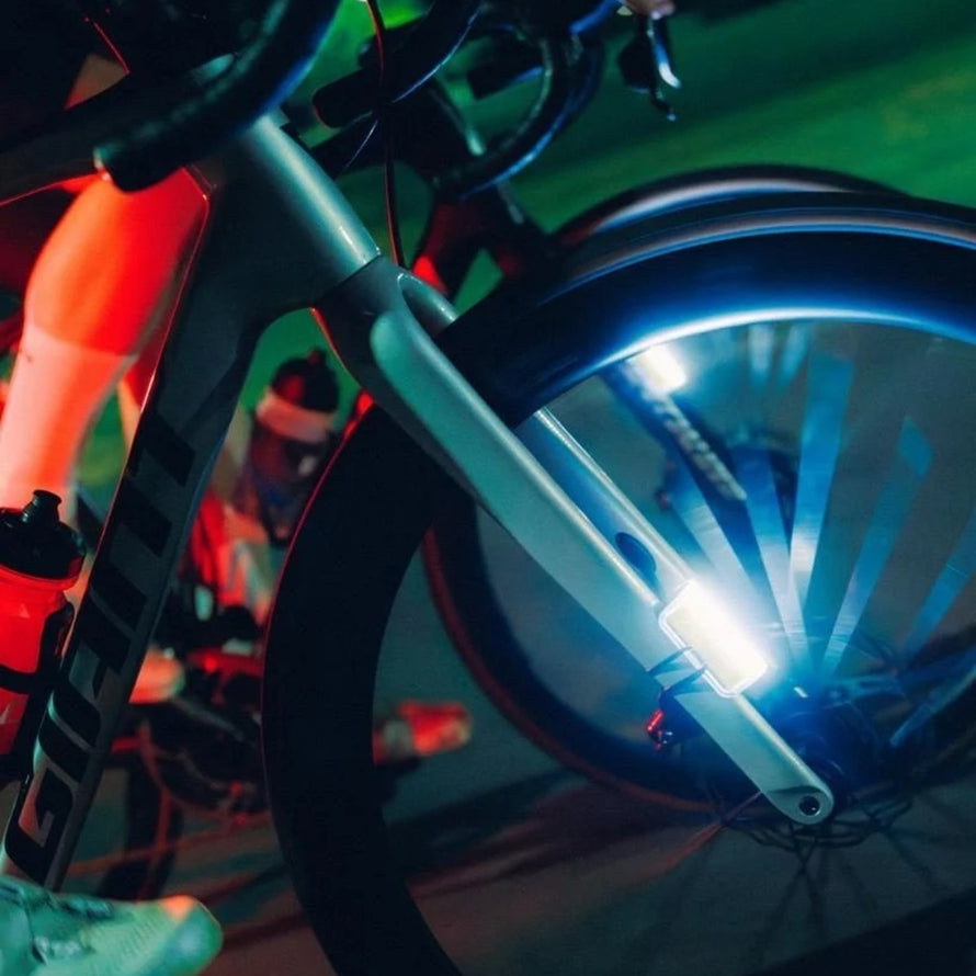 Pack eclairage velo Knog Cobber Reflex avec lampes LED avant blanche et arriere rouge pour securite