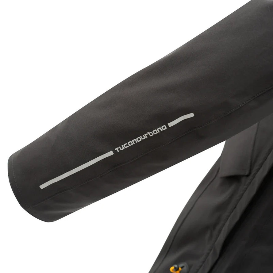 Manche detaillee de la parka 3-en-1 Magic Parka Tucano Urbano pour femme cycliste urbaine