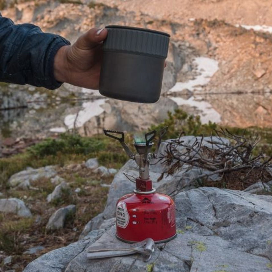 Réchaud ultraléger MSR Pocketrocket 2 en action 