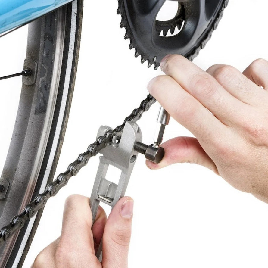 Multi-outils The Nutter cuir marron Full Windsor, outil multifonction compact pour cyclistes et réparations vélo